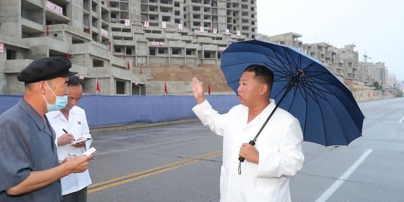 General Secretary Kim Jong Un gives field guidance to Pothong Riverside Terraced Residential District Under Construction	